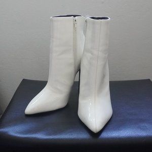 Forever 21 Heeled Booties in Size 6 White